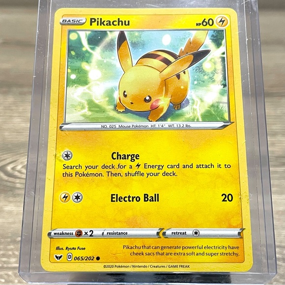 2020 POKEMON PIKACHU TCG Trading Card 065/202 - Picture 1 of 2
